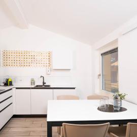 CityU - Grazioli 27 Trento Centro con parcheggio privato gratuito – hotel w Trydencie