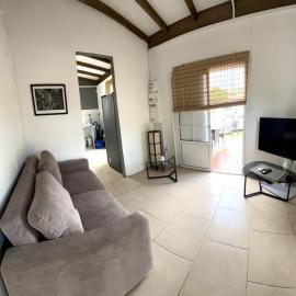 Nice house, Hotel in Lamentin
