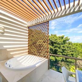Akumal में, होटल Quetzal Condos - Tulum Country Club Resort 2BR Home with Private Jacuzzi