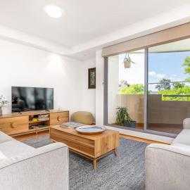 2BR 2BA Apt with Dedicated Workspace and Free parking - Hosted by CanStay, hotel in Kingston 