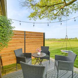 3 Mi to Dutch Wonderland: Serene Home w/ Deck