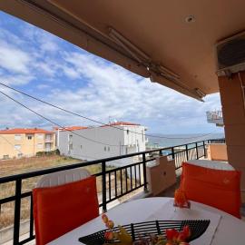 Ocean View Apartments, hotel en Vrasná