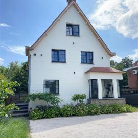 Villa Tibur - Near Boom & Rumst, hotell i Rumst