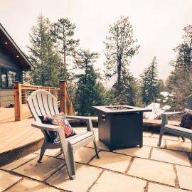 Luxury Mountain Cabin with Views, Hot Tub, Fire Pit, by Forest & Peak Retreats, hotel in Cascade-Chipita Park