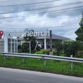 Porlak Hebron Family Homestay Silangit, hotel in Siborongborong