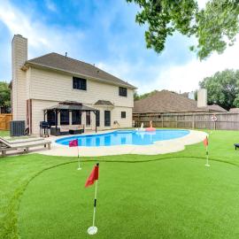 Amazing Getaway Home - 4 Bedrooms 2,5 Baths - West Houston, Katy, Richmond - Huge Pool, Mini-Golf, PingPong, Billards, BBQ, Katy Asian Town, Typhoon Waterpark, King Bed โรงแรมในเคที