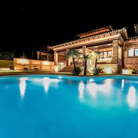 Luxe Experience Toledo * Pool * BBQ * Billar, hotel a Layos