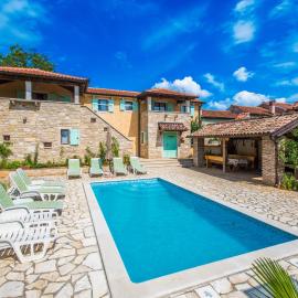 Villa Sandi, mediterranean Villa with pool and jacuzzi