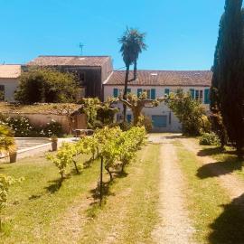 Gite des fleurs, hotel em Cozes