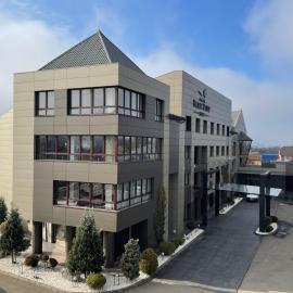Dej में, होटल Black Tulip Hotel