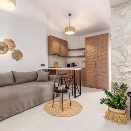 Almyra Luxury Living, hotel a Kanálion