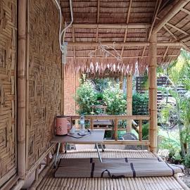 Bamboo homestay at samroiyot, Hotel in Baanphakrimlay 