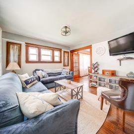 Conneaut Vacation Rental w/ Deck Near Lake Erie!, hotel Conneautban