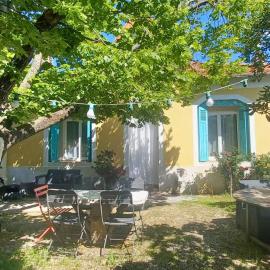 maison 4 à 6 personnes proche village