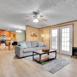 4BR Family Lodge in Gatlinburg with Hot Tub