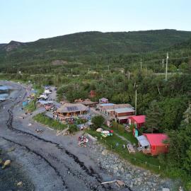 Auberge Festive Sea Shack, Hotel in Sainte-Anne-des-Monts