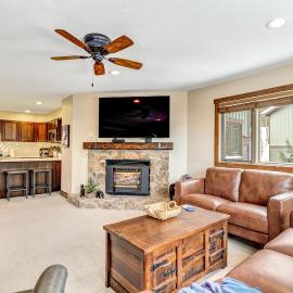 Mountain View Easy - Woods Manor A201 by Great Western Lodging