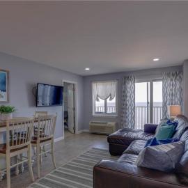 Coastal Beach Condo-Amazing View & Indoor Pool 13th Floor, hotel a Virginia Beach
