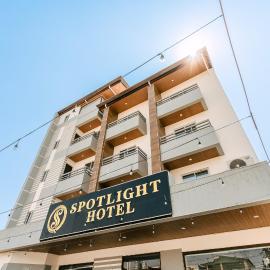 Spotlight Hotel near Hundred Islands Wharf: Alaminos şehrinde bir otel