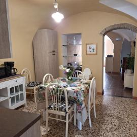 Casa Iris, hotelli kohteessa Cisano sul Neva
