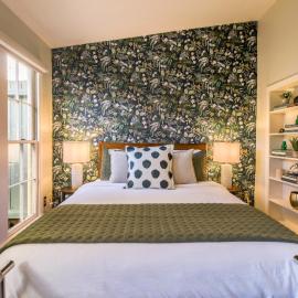 The Magnolia Retreat in Historic Savannah 1BR, hotel in Savannah