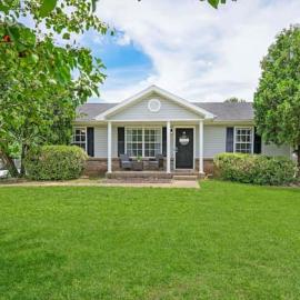 Charming House Close to Fort Campbell and Casino, hotel v destinaci Oak Grove