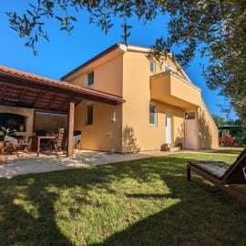 Casa Martinica - Peaceful Garden Suites, hotel i Ližnjan