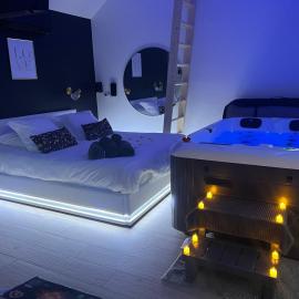 Suite romantique avec Spa et filet suspendu proche Thoiry, hotel a Auteuil