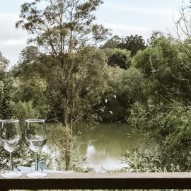 Kookaburra Cottage at On Burgum Pond, hotel u gradu 'Maleny'