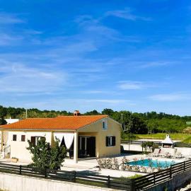 House Paola, hotel a Bibići
