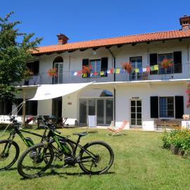 Viesnīca Casa del Movimento Lento - Guesthouse pilsētā Roppolo
