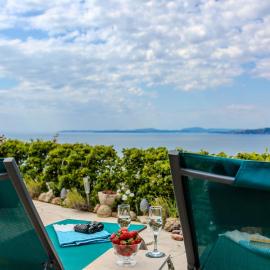 Provenzalisches Ferienhaus Citronniers - Garten mit Meerblick und Pool by Riviera HomeLife, hotel v destinaci Saint-Raphaël