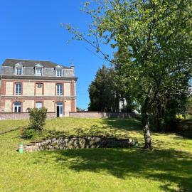 Chambre toute équipée, hotel v destinaci Lisieux