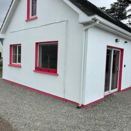 Casa Rosa Rural home Walk home includes steep hill and dark country road so car recommended, hotel a Schull