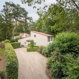 Vakantiehuis midden in de natuur, Hotel in Halle