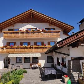 Gasthaus Alpenflora、Auna di Sopraのホテル