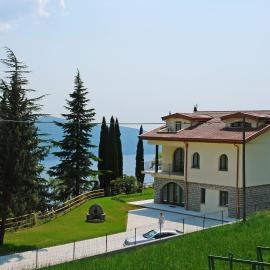 Villa San Valentino - Ruculì Hospitality, hotelli kohteessa Tignale