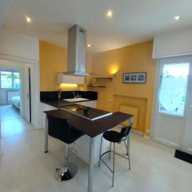 Aix-les-bains centre, 2 ch, 4 pers, climatisé, hotel in Aix-les-Bains