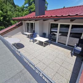 Ferienwohnungen Steinbichl โรงแรมในPinsdorf