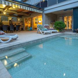 Villa Balu, a charming apartment with pool near Pula
