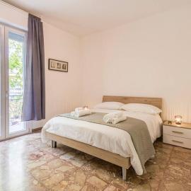 Famileisure Suites near Policlinico & University