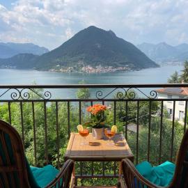 Appartamento lake view di Villa Giuliana、スルツァーノのホテル
