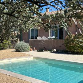 La Villa Tanamera, très jolie maison piscine, à 2 pas du centre-ville
