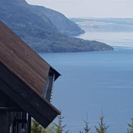 Annex Fjara greater Oslos best view sleeps 10 guests in 3 bedrooms, hotel em Stange