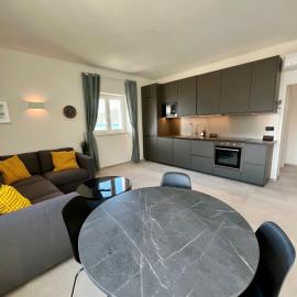 Newly Refurbished Komiza Haven, Hotel in Komiža