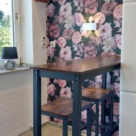 Helle Ferienwohnung mit Garten und Terrasse, direkt am Waldrand gelegen, hotel em Herzogenrath