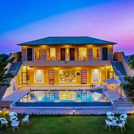 Ananyamaya nature lodge, hotel in Khilchipur