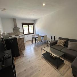 Apartamento Almanzor, hotel in Hoyos del Espino