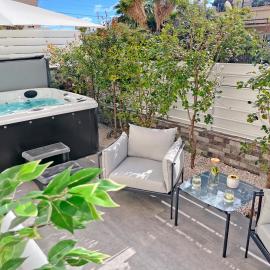 The Encino - luxury seaside suite