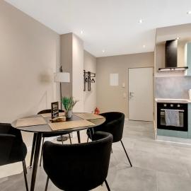 24-7 Living - Unna Central City Apartments, hotell i Unna